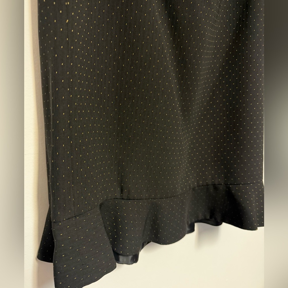 Beautiful suit skirt. Size 16. Like new condition